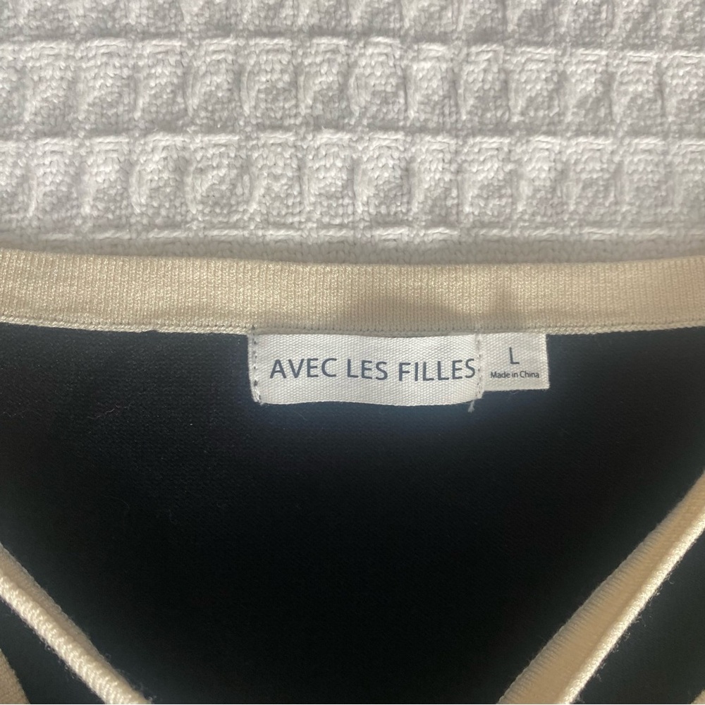 Avec Les Filles Black and Cream Bow Crop Top Large NWT - Picture 4 of 7